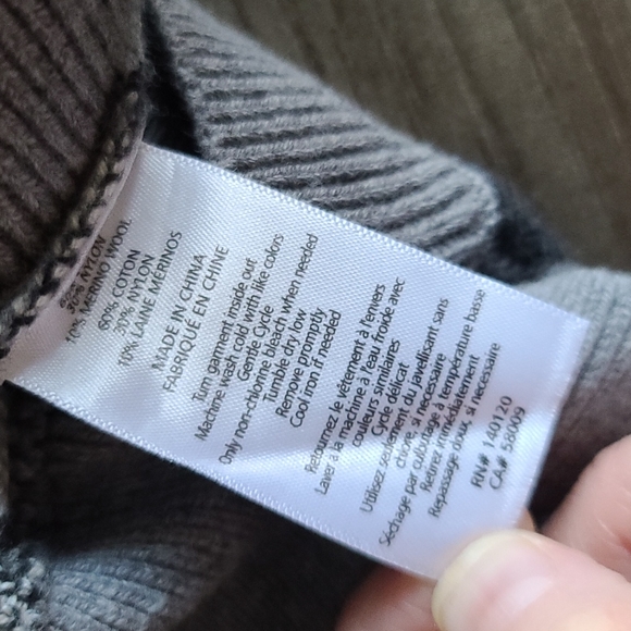 Stella & Dot Side Button Leopard Print Sweater Gray Small - Picture 10 of 11